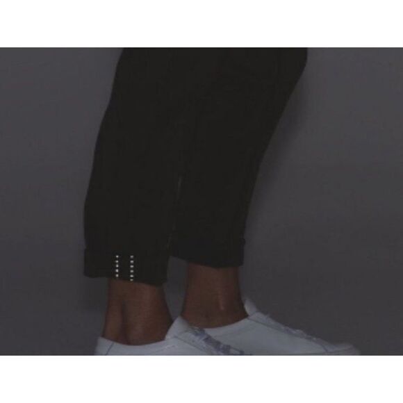 Lululemon Olive Green City Trek Trouser - Picture 8 of 8